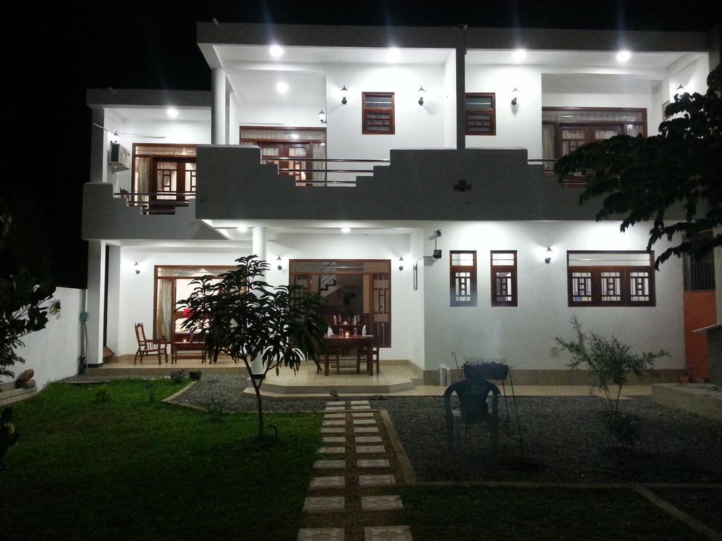 Villa River View Алутґама Екстер'єр фото